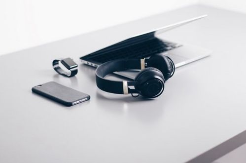 德益世反向保理服務(wù)助力香港電子產(chǎn)品公司智能控制系統(tǒng)研發(fā)